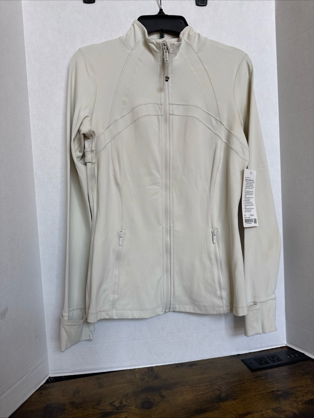 Lululemon  Define Jacket Nulu Bone NWT Size 10 Athletic NEW with tags